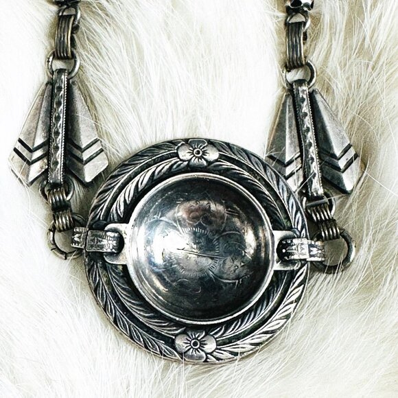 Womens Art Deco Style Silver Dome Pendant Choker Necklace 16" Etch Asian Floral - Picture 6 of 6